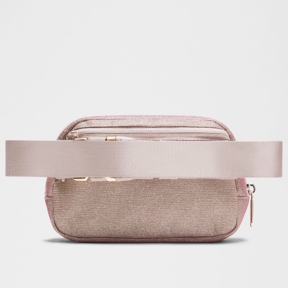 🆕 LULULEMON Everywhere Belt Bag 1L Glitter Pink Champagne/Muse/Gold NWT - Picture 4 of 17